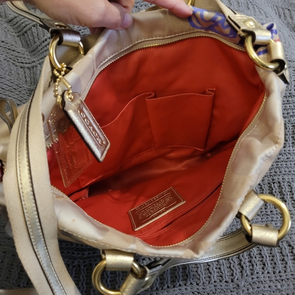 Like New Coach XL Purse with fun design! Long shoulder strap and 2 handle straps - Picture 16 of 16